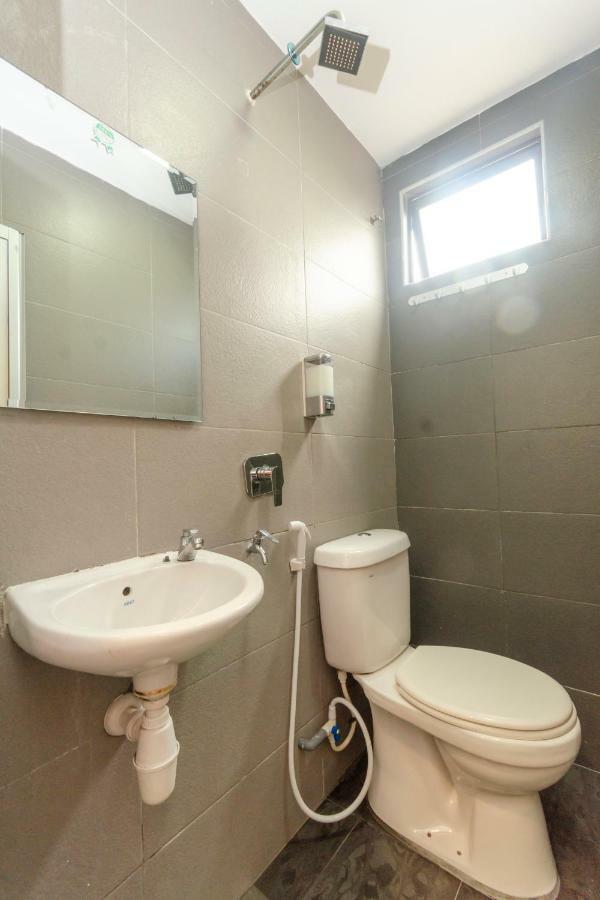 Oyo 1010 Skudai Hotel Luaran gambar