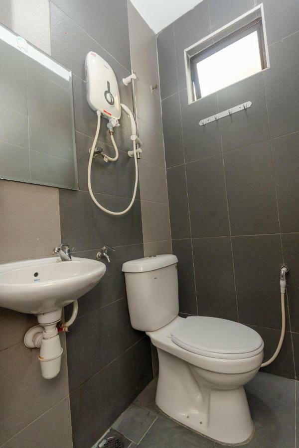 Oyo 1010 Skudai Hotel Luaran gambar