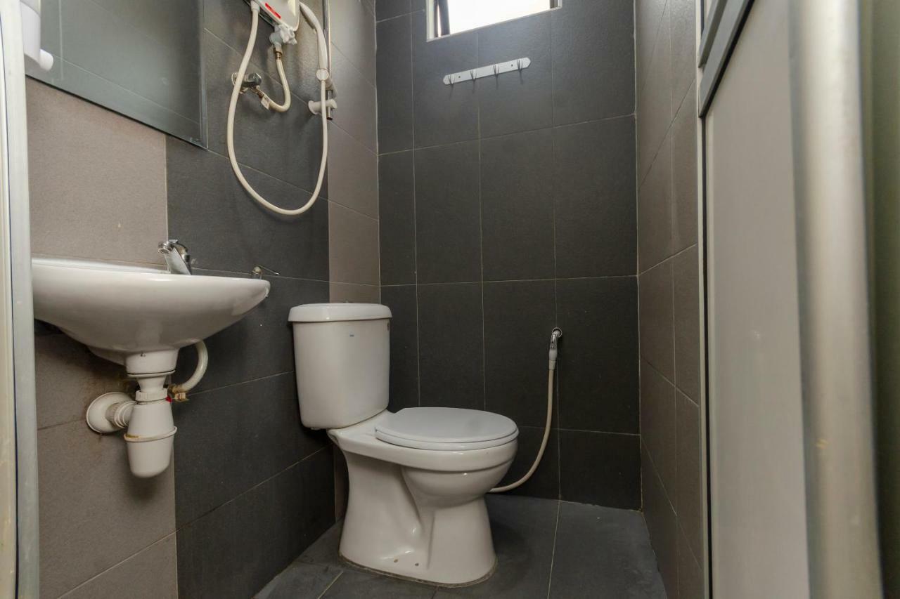Oyo 1010 Skudai Hotel Luaran gambar